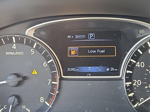 Used 2020 Nissan Pathfinder SV AWD/4WD image 17