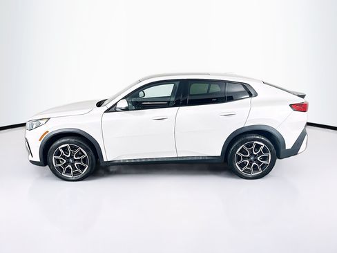 Used 2025 BMW X2 xDrive28i w/ Convenience Package AWD/4WD image 4