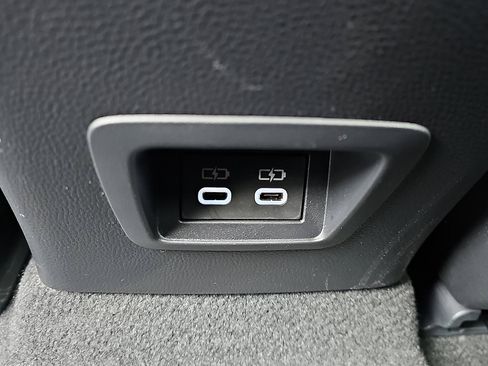 Used 2024 Toyota Corolla Cross AWD Hybrid w/ Moonroof Package image 11