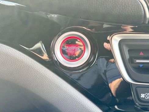 Used 2019 Honda Pilot Touring image 17