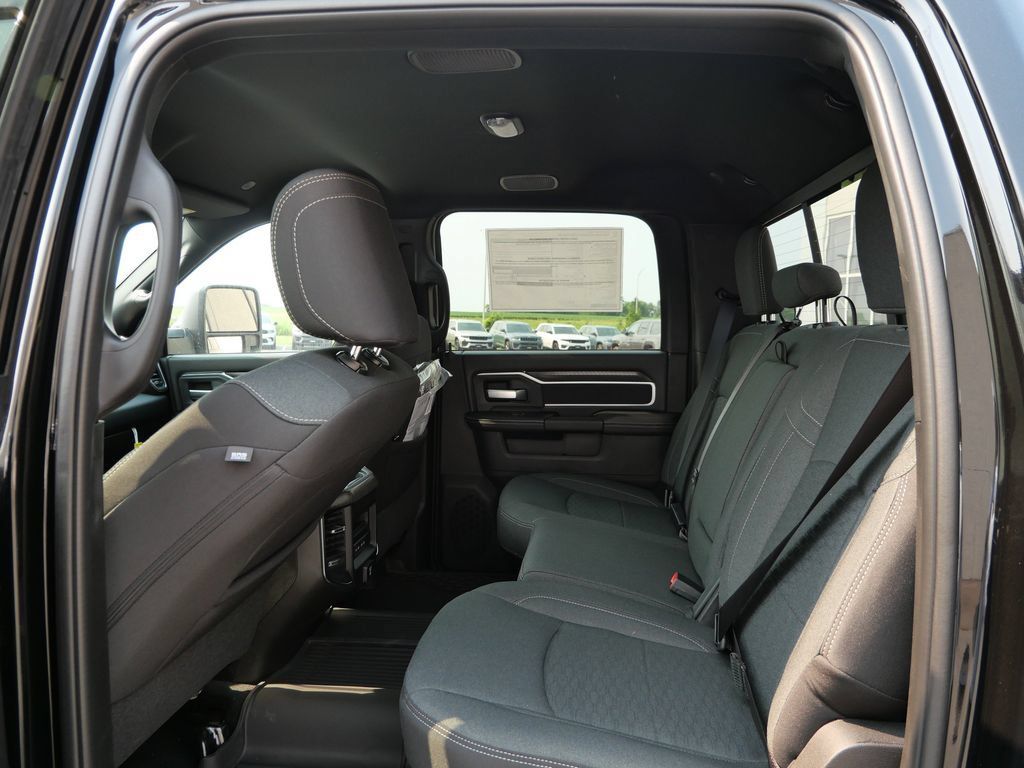 New 2026 RAM 3500 Big Horn AWD/4WD image 6