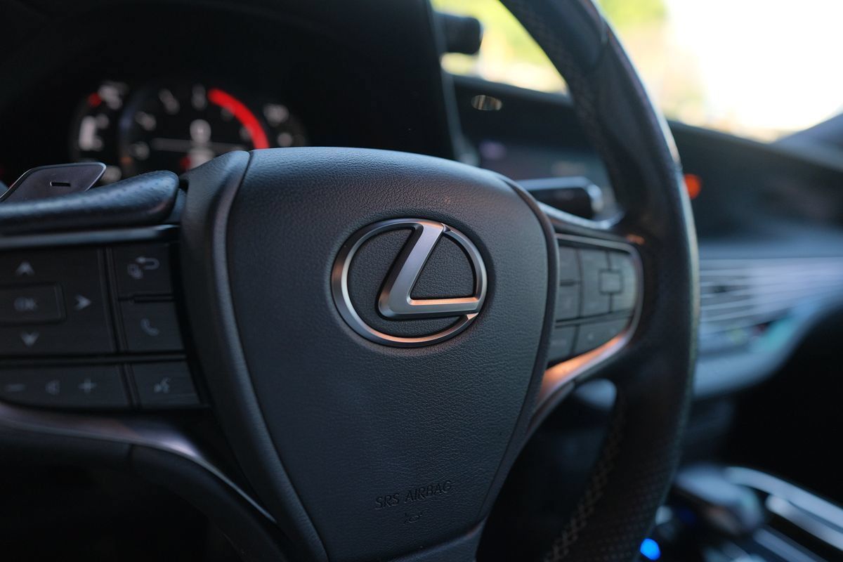 Used 2018 Lexus LS 500 F Sport w/ Performance Package RWD image 51