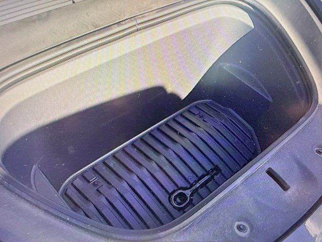 Used 2023 Tesla Model Y Long Range AWD/4WD image 10