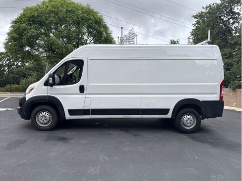 Used 2024 RAM ProMaster 2500 FWD image 2