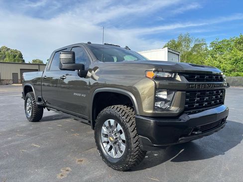 Used 2023 Chevrolet Silverado 2500 Custom w/ Custom Value Package AWD/4WD image 2