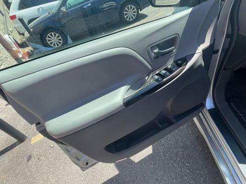 Used 2019 Toyota Sienna XLE w/ XLE Navigation Package AWD/4WD image 9