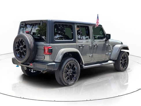 Used 2023 Jeep Wrangler Unlimited Sahara w/ Cold Weather Group AWD/4WD image 3