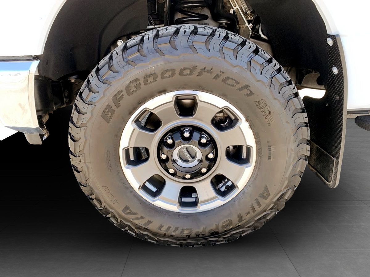 Used 2023 Ford F350 Lariat w/ Tremor Off-Road Package AWD/4WD image 11