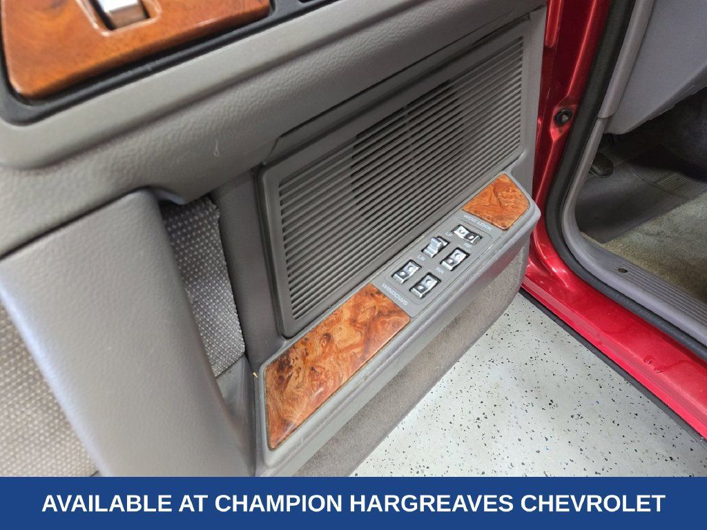Used 1994 Chrysler LeBaron LE FWD image 31