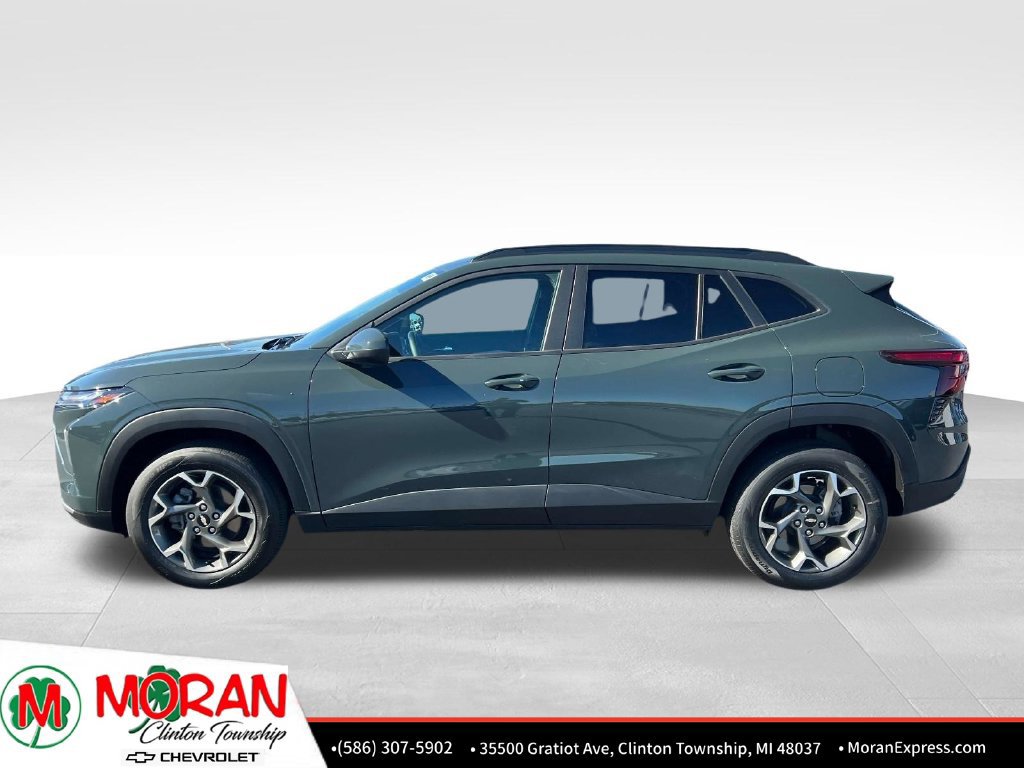 Certified 2025 Chevrolet Trax LT w/ Sunroof Package FWD image 3