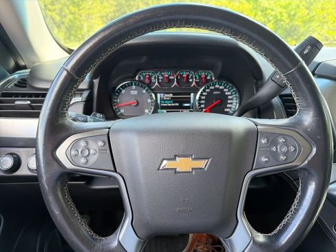 Used 2019 Chevrolet Tahoe LT w/ RST Edition AWD/4WD image 18