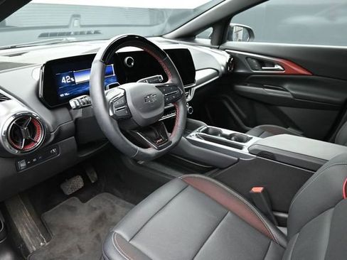 Used 2024 Chevrolet Equinox EV RS w/ Active Safety Package 3 FWD image 11