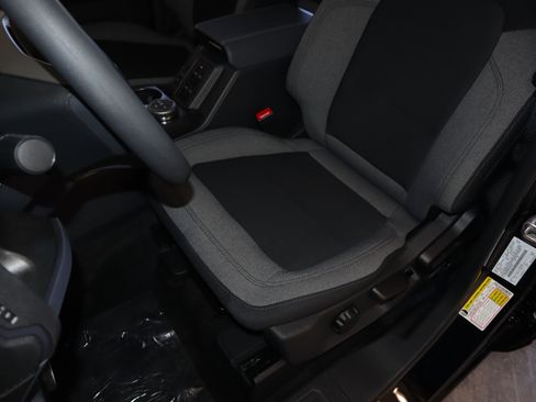 New 2025 Ford Bronco 4-Door image 32