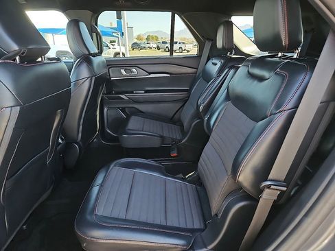 Used 2025 Ford Explorer ST-Line image 10