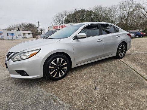 Used 2018 Nissan Altima 2.5 SL FWD image 5