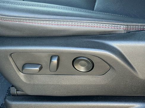 Used 2022 Chevrolet Tahoe RST w/ Luxury Package image 24