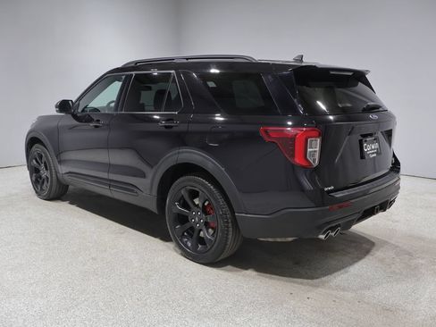 Used 2023 Ford Explorer ST w/ Technology Package AWD/4WD image 4