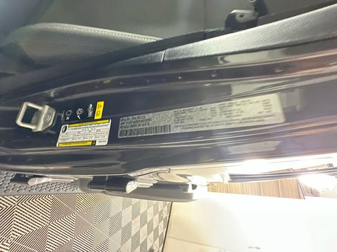 Used 2024 Jeep Wrangler Willys image 12