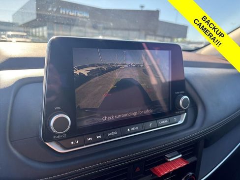 Used 2023 Nissan Rogue S FWD image 2