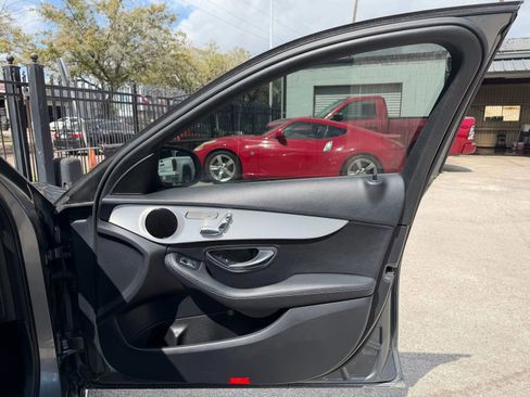 Used 2018 Mercedes-Benz C 300 Sedan image 9