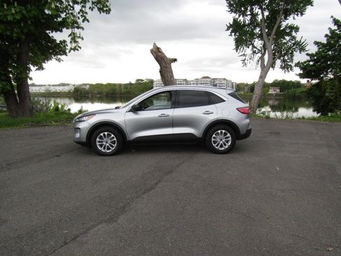 Used 2022 Ford Escape SE AWD/4WD image 3
