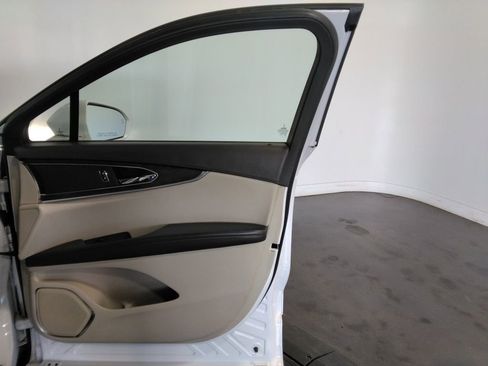 Used 2018 Lincoln MKX Reserve w/ Driver Assistance Package image 41