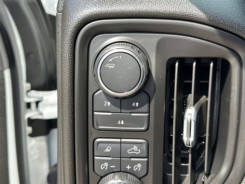 Used 2024 Chevrolet Silverado 2500 Custom w/ Custom Value Package image 21