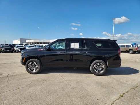 Used 2025 Chevrolet Suburban Z71 AWD/4WD image 4