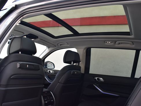 Used 2025 BMW X7 xDrive40i AWD/4WD image 23