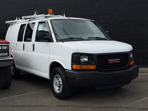 Used 2007 GMC Savana 2500 RWD image 1