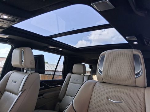 Certified 2023 Cadillac Escalade Premium Luxury w/ Performance Package AWD/4WD image 20