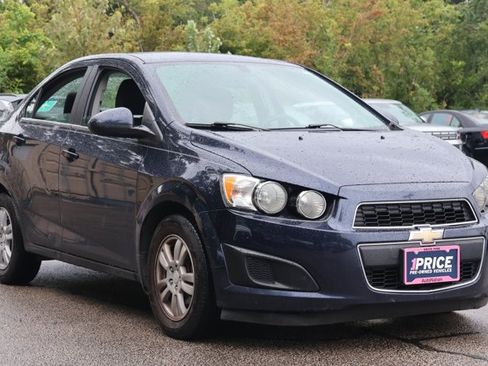 Used 2015 Chevrolet Sonic LT FWD image 3