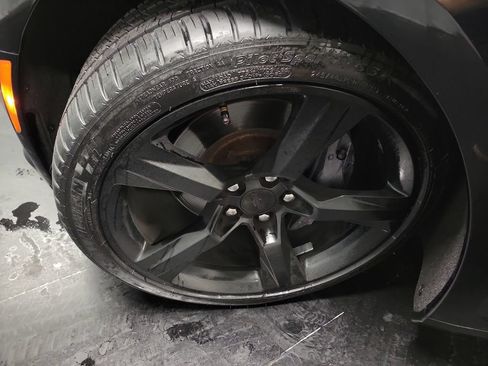 Used 2018 Chevrolet Camaro SS RWD image 13