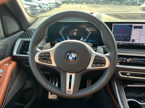 Used 2025 BMW X7 M60i AWD/4WD image 7