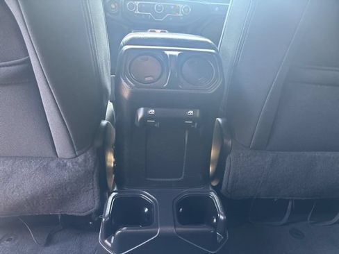 Used 2022 Jeep Wrangler Unlimited Sport AWD/4WD image 20