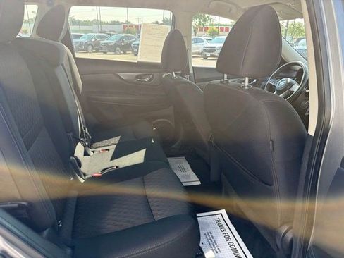 Used 2017 Nissan Rogue SV w/ SV Premium Package AWD/4WD image 19