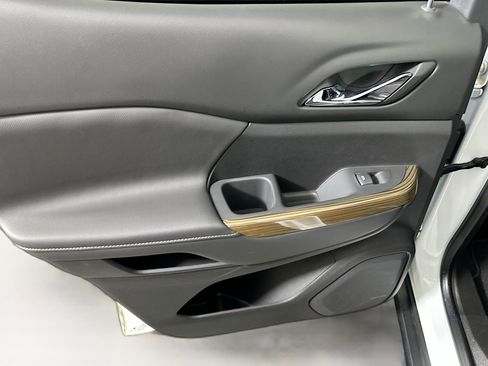 Used 2023 GMC Acadia SLE w/ Driver Convenience Package image 25