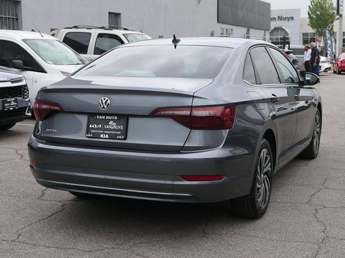 Used 2021 Volkswagen Jetta SEL FWD image 2
