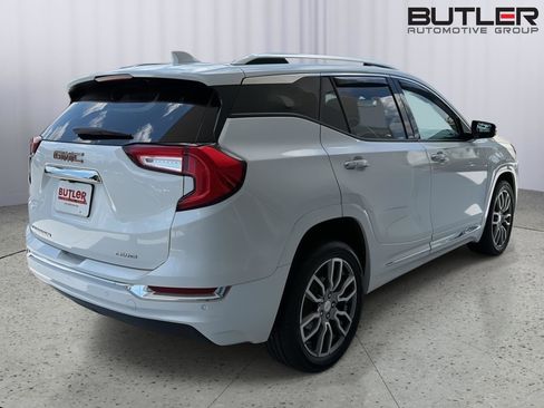 Used 2024 GMC Terrain Denali w/ Denali Premium Package AWD/4WD image 6