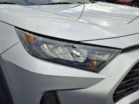 Used 2022 Toyota RAV4 LE image 15