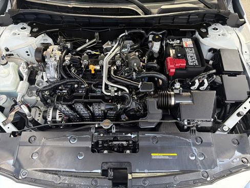 Used 2025 Nissan Altima 2.5 SV image 11