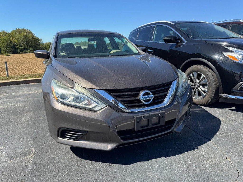 Used 2016 Nissan Altima 2.5 S FWD image 2