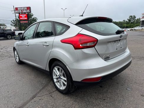 Used 2018 Ford Focus SE FWD image 3