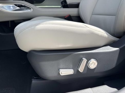 New 2026 Lincoln Nautilus Premier w/ Equipment Group 102A AWD/4WD image 20