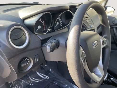 Used 2019 Ford Fiesta SE image 14