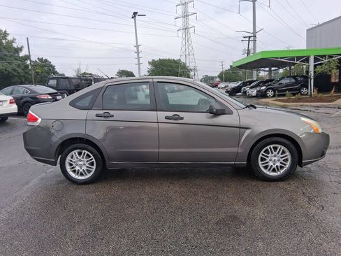 Used 2009 Ford Focus SE FWD image 4