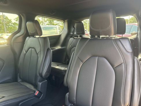 New 2026 Chrysler Voyager LX image 12