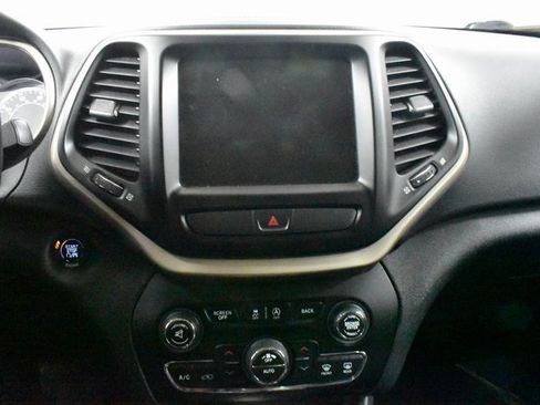 Used 2015 Jeep Cherokee Limited image 21