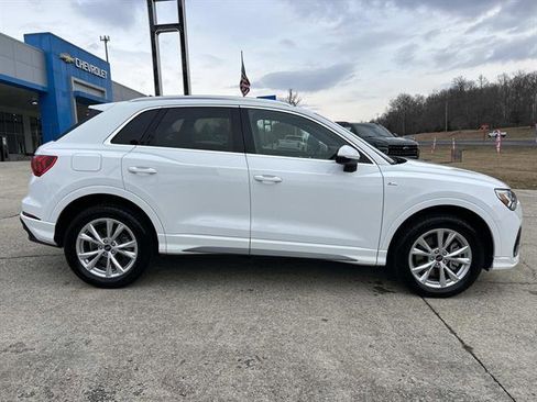 Used 2024 Audi Q3 2.0T Premium image 3