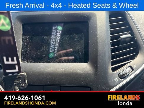 Used 2019 Jeep Cherokee Latitude Plus w/ Cold Weather Group AWD/4WD image 15